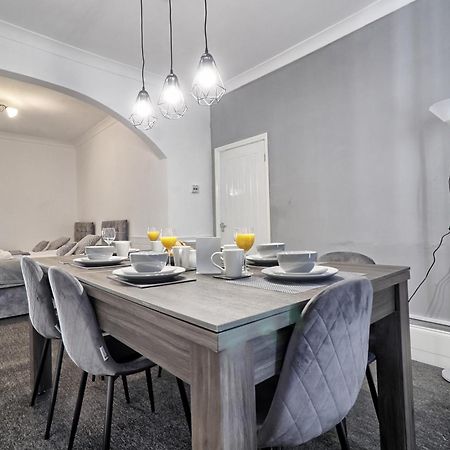 Beautiful Spacious Four Bedroom House With Parking For 2 Cars, 5 Minute Walk To Southend Station Eksteriør billede