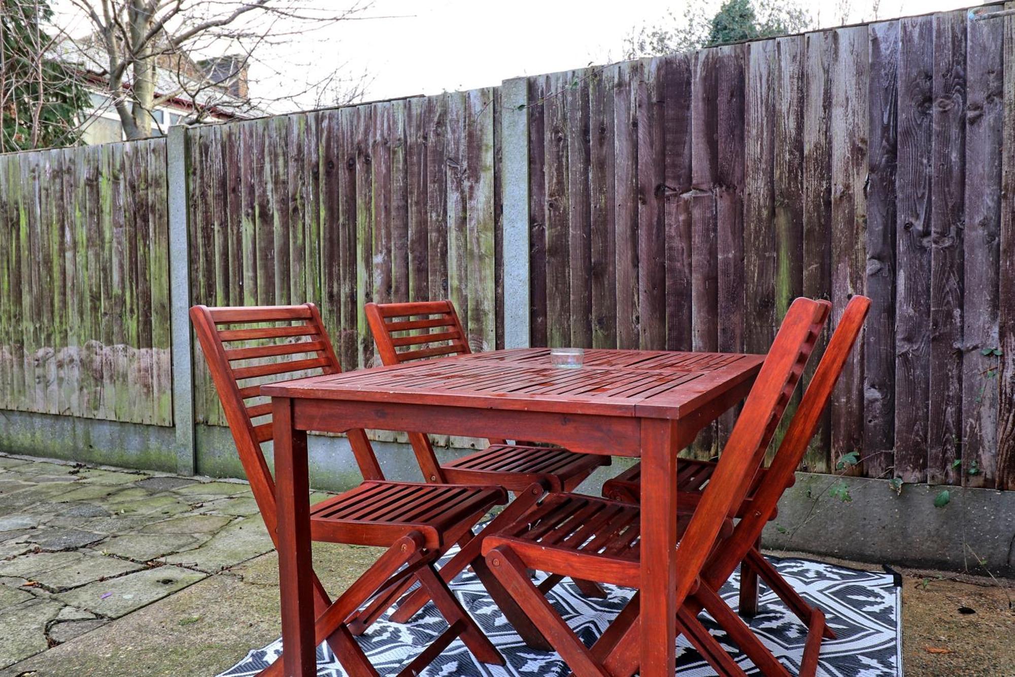 Beautiful Spacious Four Bedroom House With Parking For 2 Cars, 5 Minute Walk To Southend Station Eksteriør billede